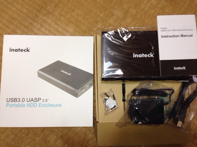Inateck HDD外付けケースの付属品